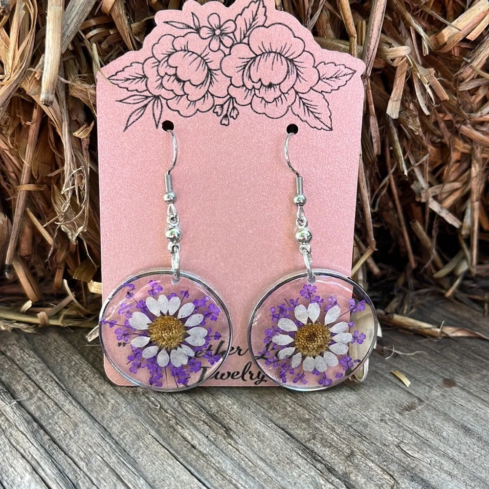 New Handmade Dried and Pressed Flower Resin Disk Earrings - Picture 5 of 17